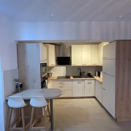 Oasis - Free Parking Makarska