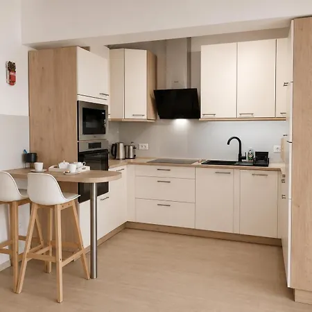 Oasis - Free Parking Apartman *