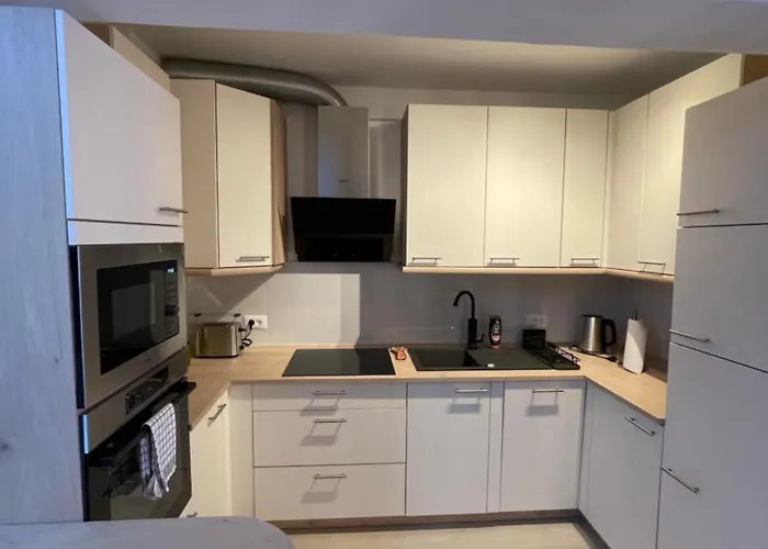 Oasis - Free Parking