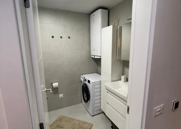 Oasis - Free Parking Apartment