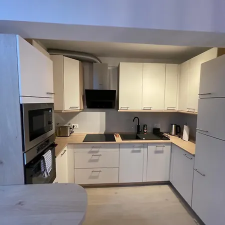 Oasis - Free Parking