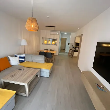 Oasis - Free Parking *